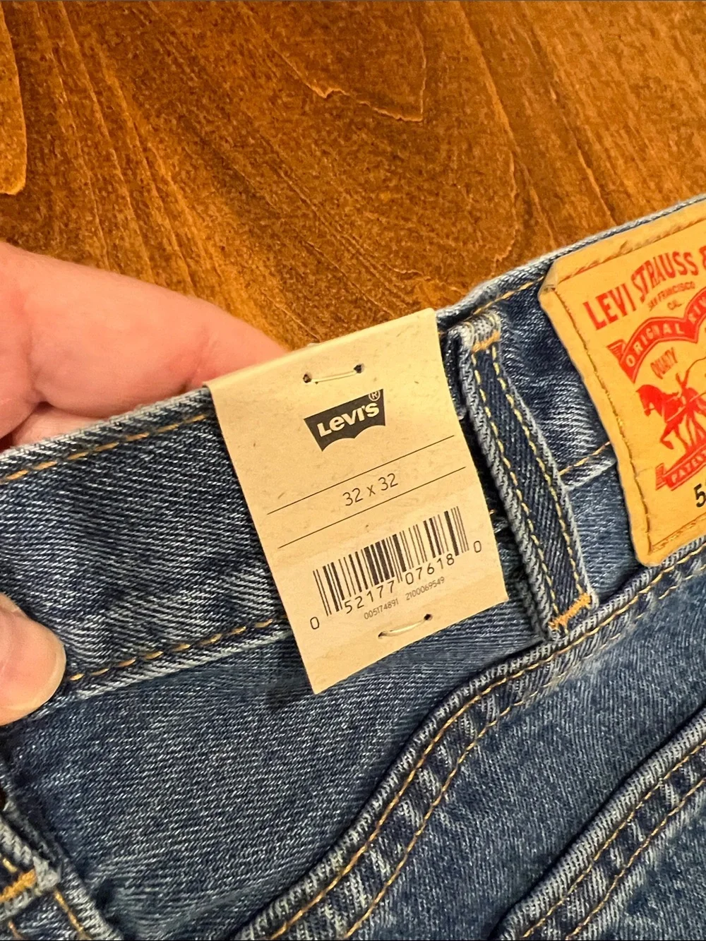 Levi's Men's Medium wash Blue Bootcut Jeans